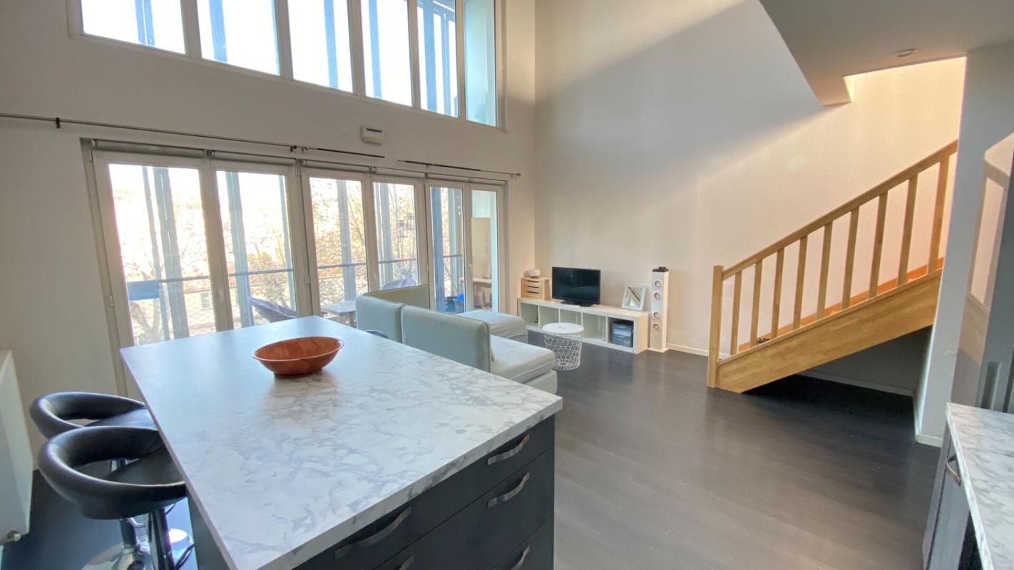 BEGLES Appartement Begles, T2 duplex meublé 52.66 m2 + parking 3