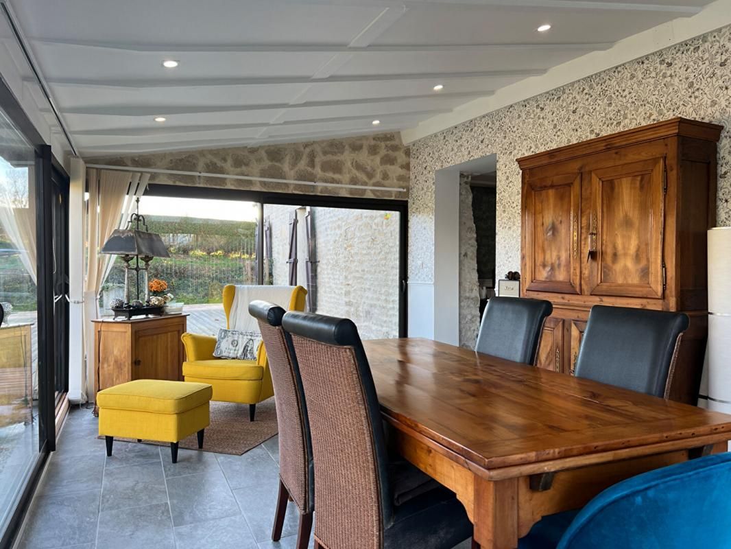 SAINT-ETIENNE-DE-FONTBELLON Maison Saint Etienne De Fontbellon 7 pièces 150 m2 3