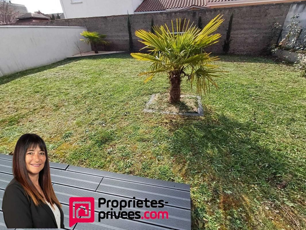 ROANNE Loft Roanne 7 pièce(s) 123 m2 plain pied avec terrain 2