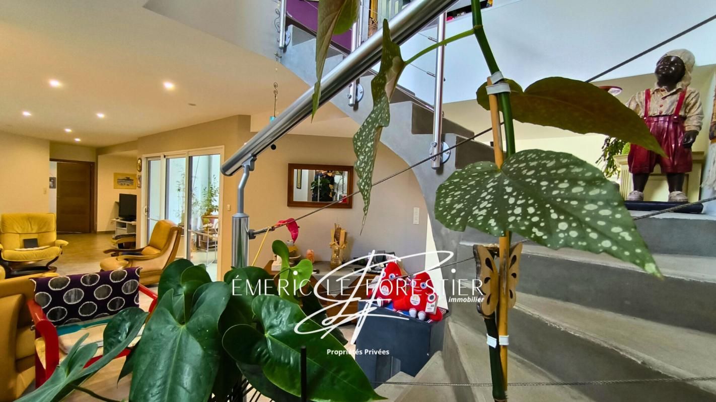 POUANCE Maison Ombree D Anjou 7 pièce(s) 263 m2 2