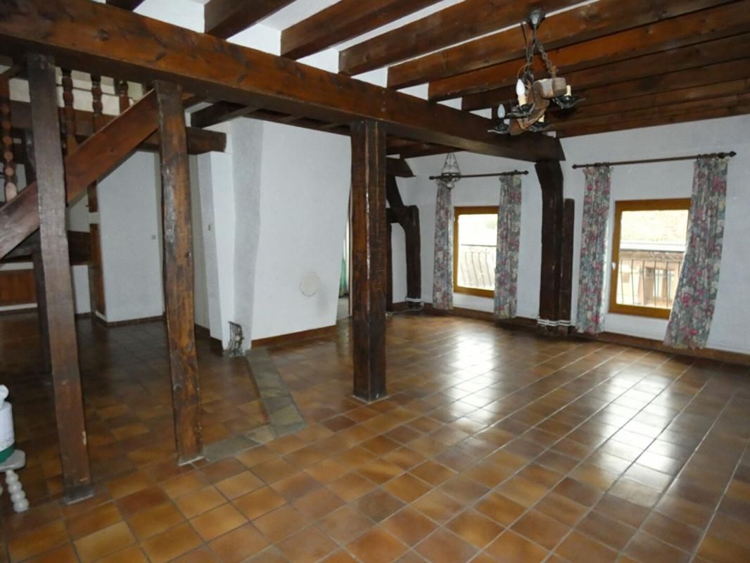 IVRY-LA-BATAILLE Immeuble 170 m2 3