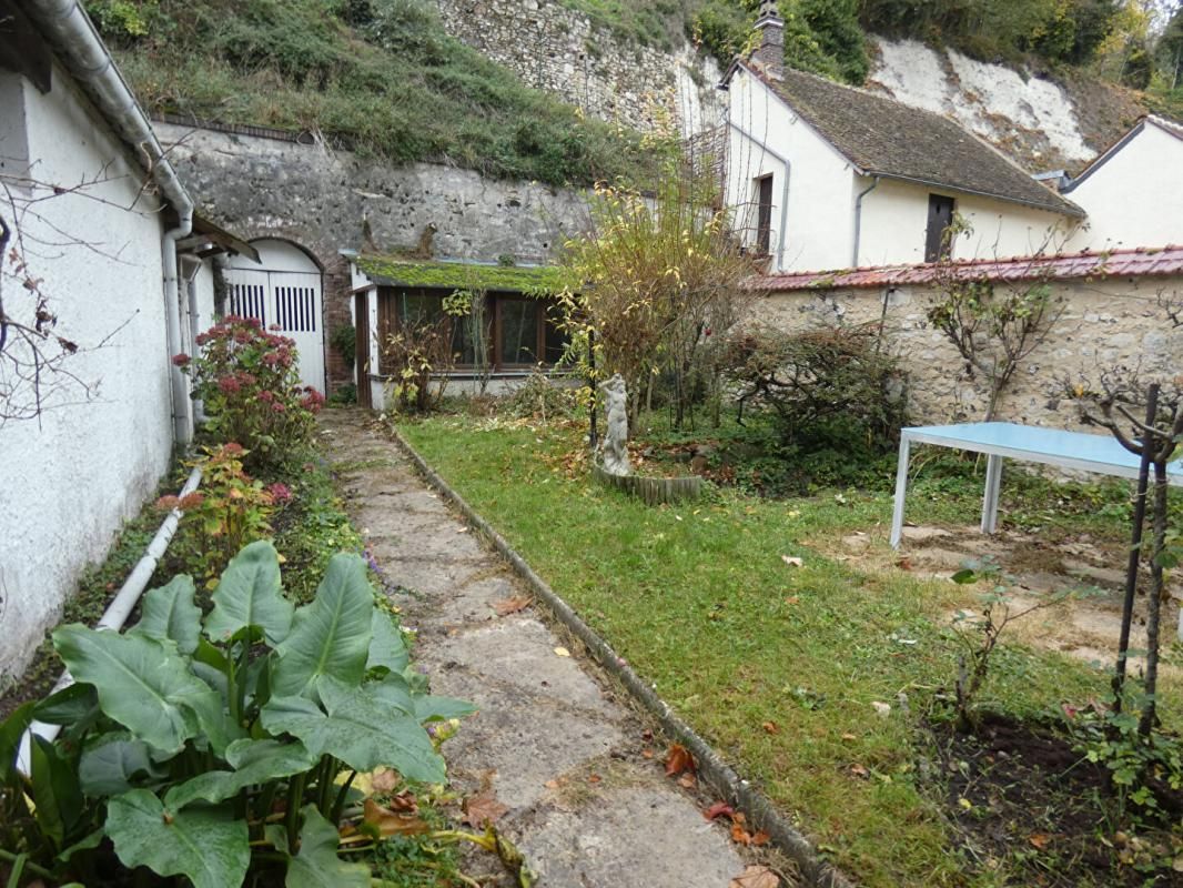 IVRY-LA-BATAILLE Immeuble 170 m2 4