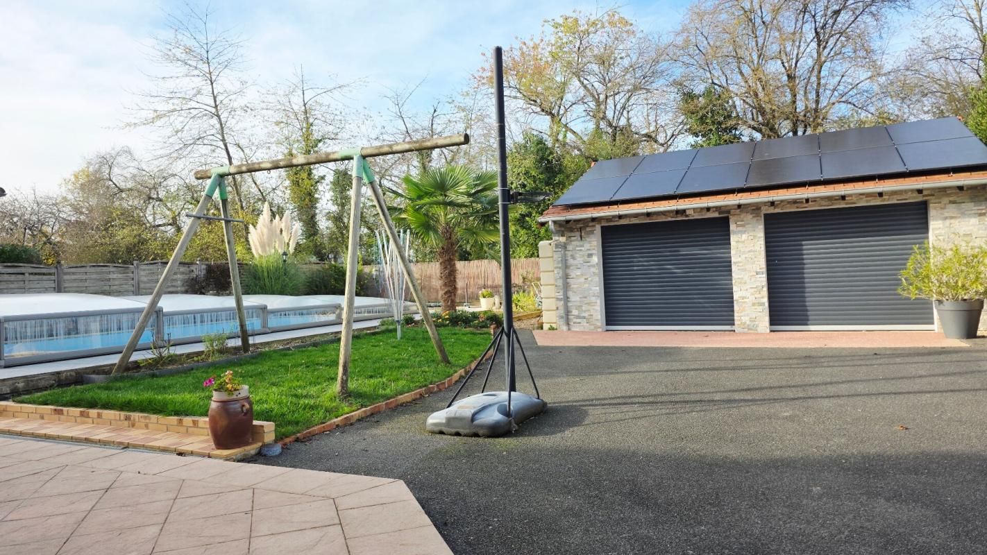 BOURGES BOURGES MAISON 8 PIECES 7 CHAMBRES PISCINE GARAGE 2