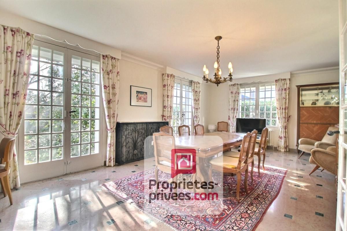 VILLEMANDEUR VILLEMANDEUR - AGGLOMERATION MONTARGIS ? Proche écoles & commerces ? SPACIEUX PAVILLON de 140 m2 environ, TERRAIN 1820 m2 2