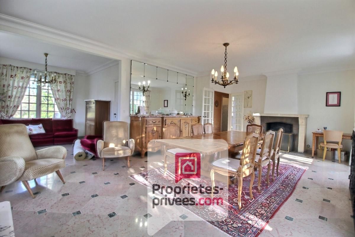 VILLEMANDEUR VILLEMANDEUR - AGGLOMERATION MONTARGIS ? Proche écoles & commerces ? SPACIEUX PAVILLON de 140 m2 environ, TERRAIN 1820 m2 3