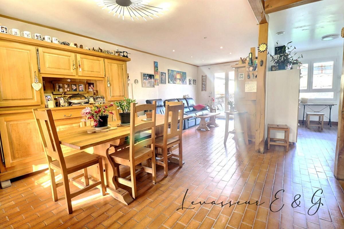 MOUY Mouy 60250 - Plain pied 4 chambres avec grande dépendances sur 1630m² de terrain 2