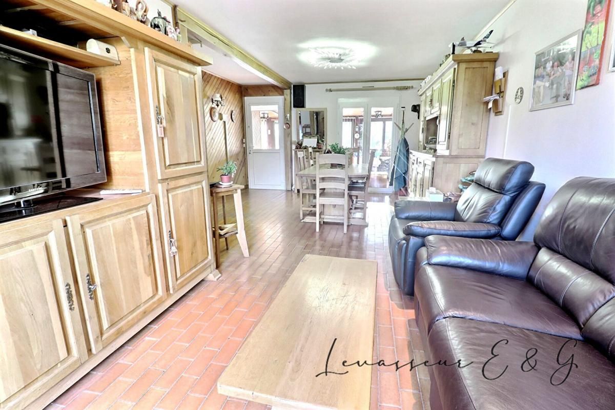 MOUY Mouy 60250 - Plain pied 4 chambres avec grande dépendances sur 1630m² de terrain 3