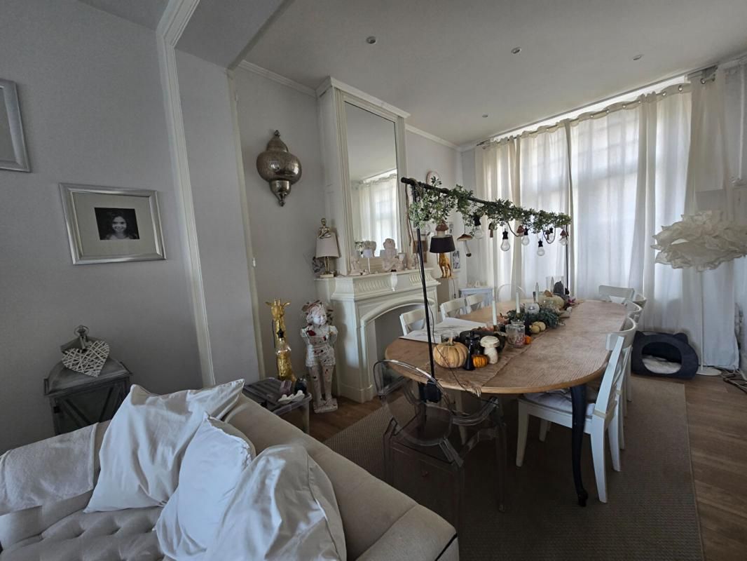 WATTRELOS Maison de charme Semi bourgeoise 6 pièce(s) 135 m2, à la houzarde 2