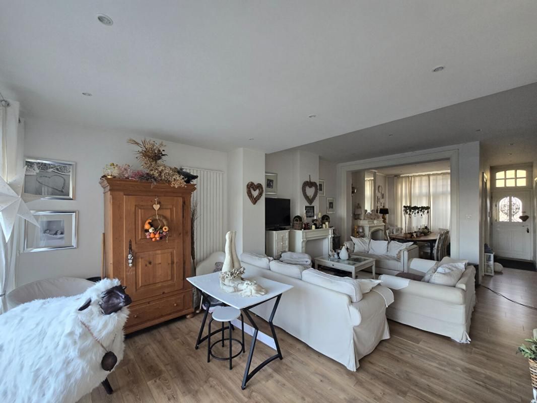 WATTRELOS Maison de charme Semi bourgeoise 6 pièce(s) 135 m2, à la houzarde 3