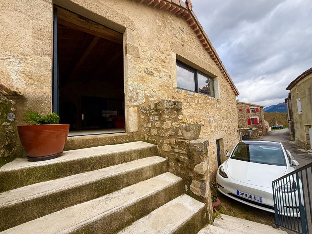 VESSEAUX Maison Vesseaux 8 pièces 260 m2 3