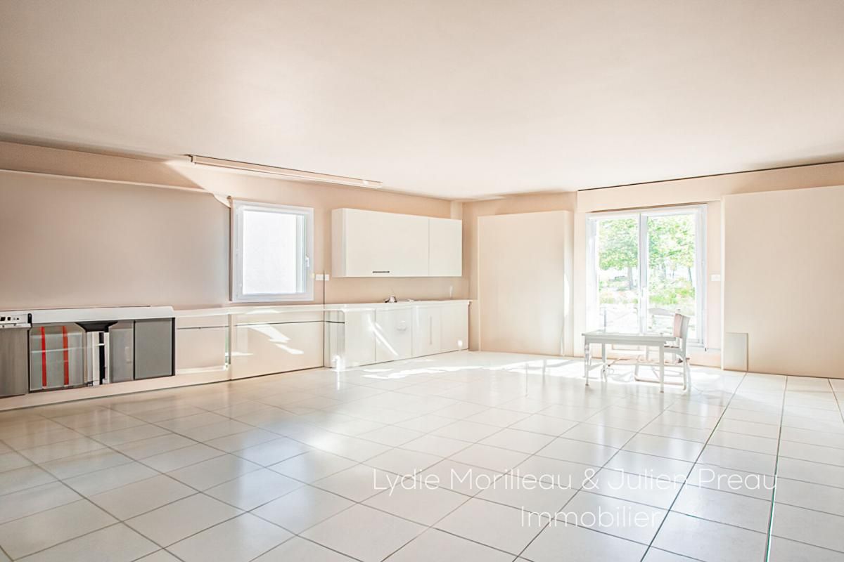 44400 REZE - BUREAUX (117 m²)