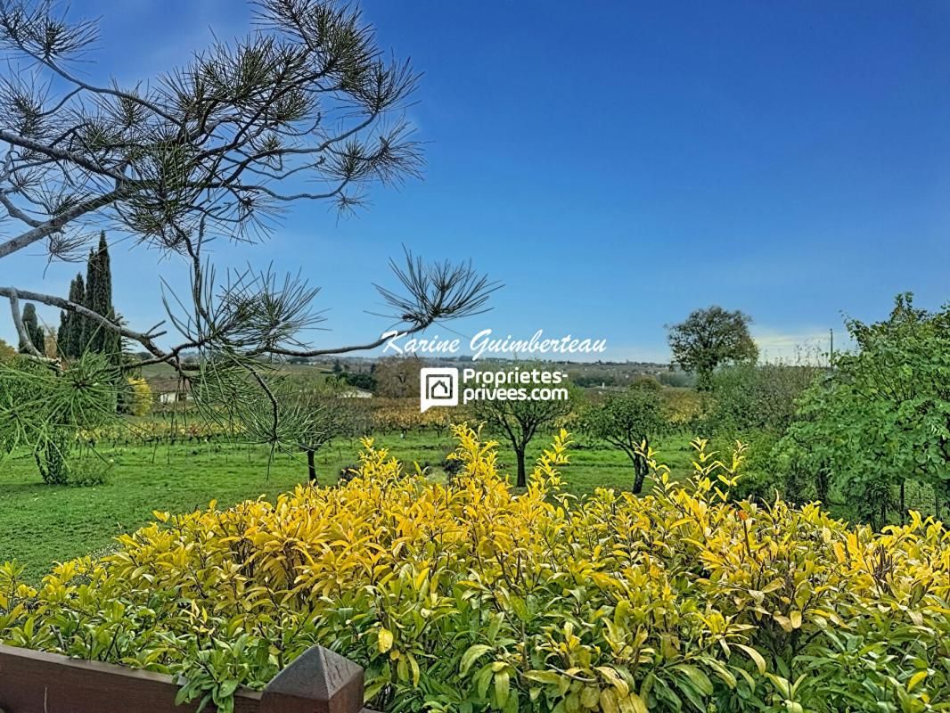 MONTAGNE Montagne : Maison en pierre dans un hameau avec vue 2