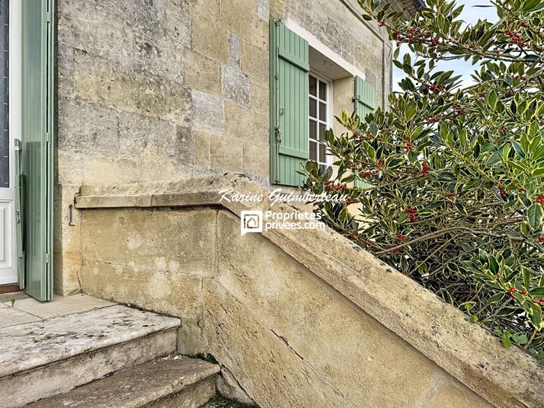 MONTAGNE Montagne : Maison en pierre dans un hameau avec vue 3