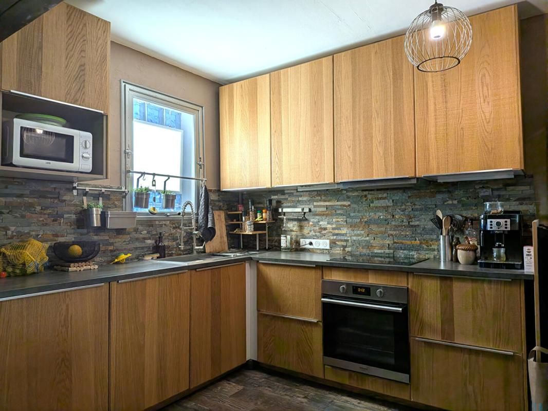 HYERES LOCATION VIDE A L'ANNEE Appartement Hyeres 3 pièces 60m2+véranda+parking privé 3