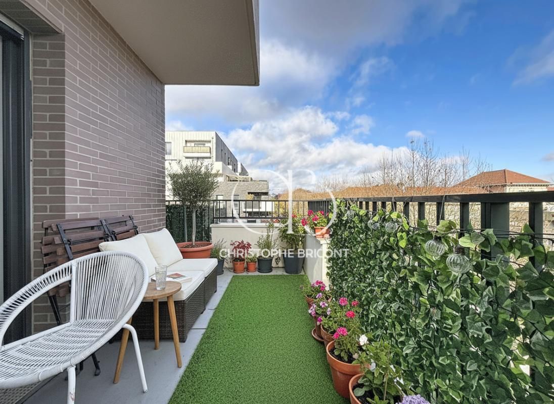 VILLEJUIF Appartement 3 pièce(s) 64 m2 Balcon 4