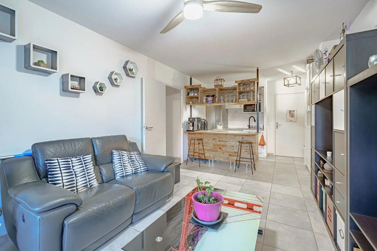 LE CASTELLET Appartement Le Castellet 2 pièce(s)  en rez de jardin 41.85 m2 avec parking en sous sol 3