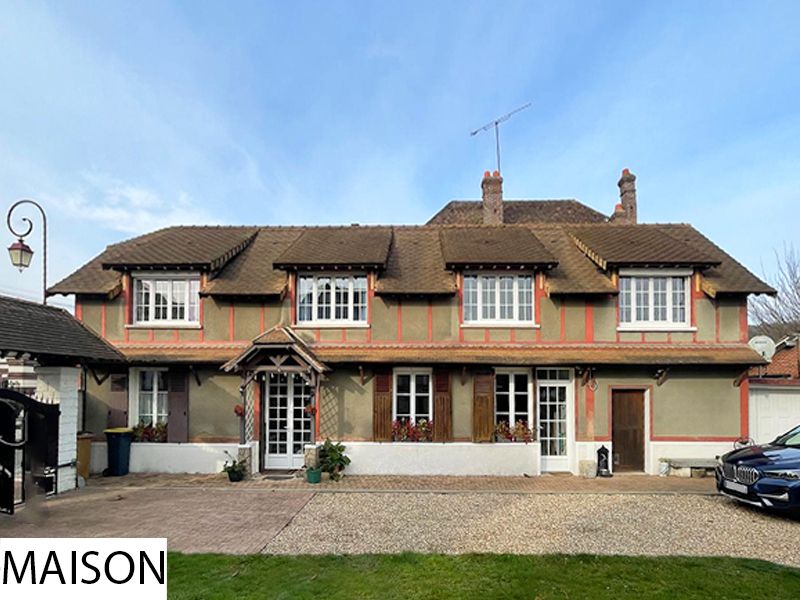 EZY-SUR-EURE Maison de caractère avec dépendances et grand terrain - Centre-ville EZY-SUR-EURE  (27) 1