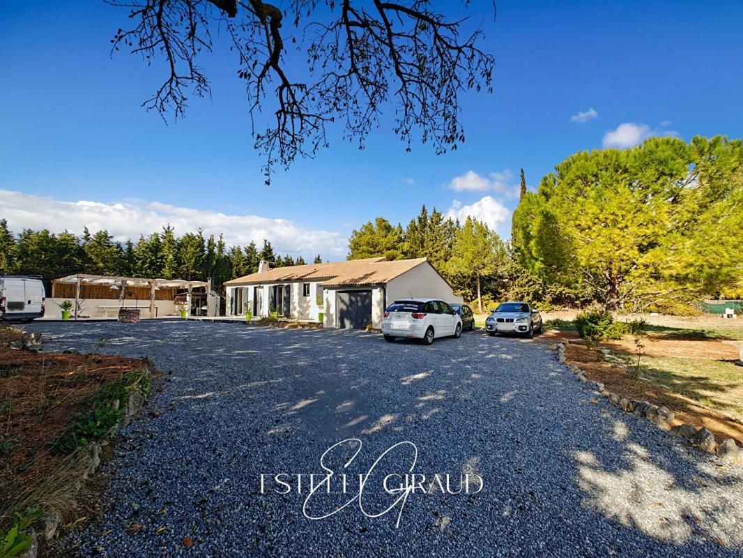 AIGUES-VIVES Villa de plain pied, 3 Chambres, Garage, Terrasse, Grand  Jardin 1
