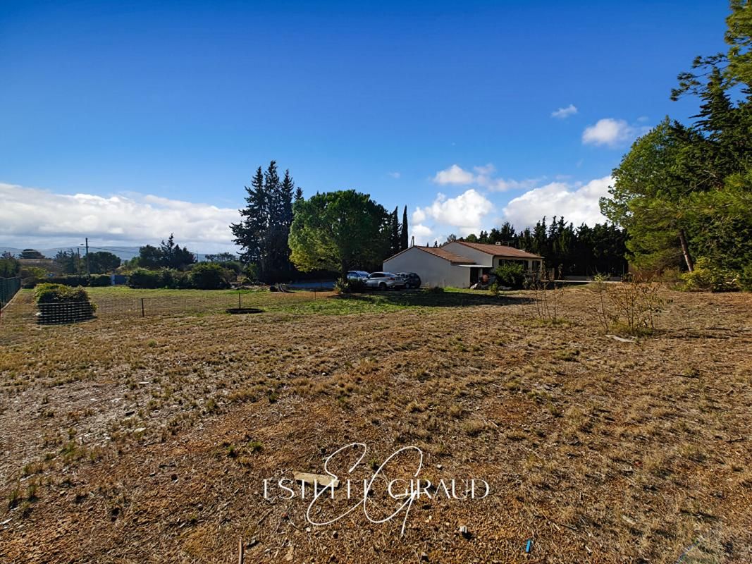 AIGUES-VIVES Villa de plain pied, 3 Chambres, Garage, Terrasse, Grand  Jardin 3