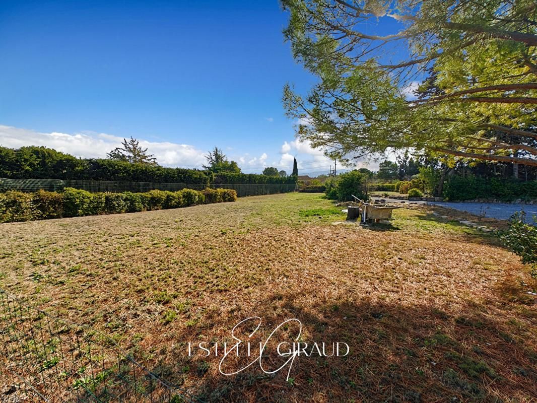 AIGUES-VIVES Villa de plain pied, 3 Chambres, Garage, Terrasse, Grand  Jardin 4