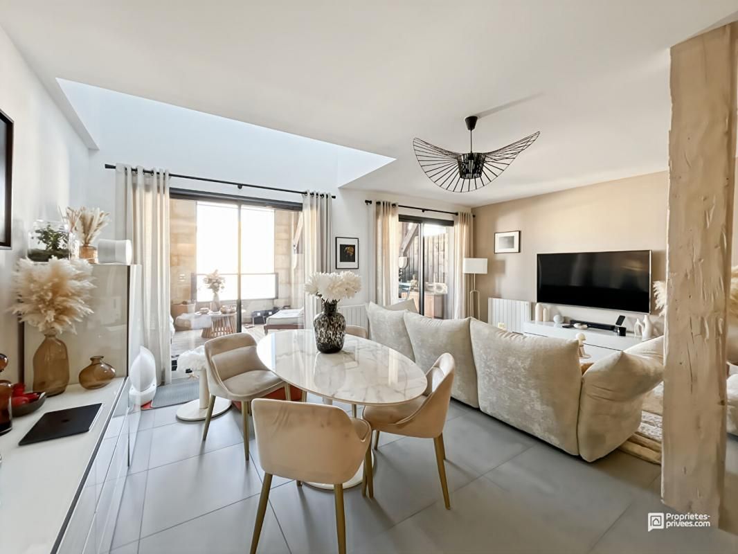 BORDEAUX Appartement Duplex T4 95.79 m2  - Prestations Haut de Gamme - Loggia - 2 Parkings Privatifs 3