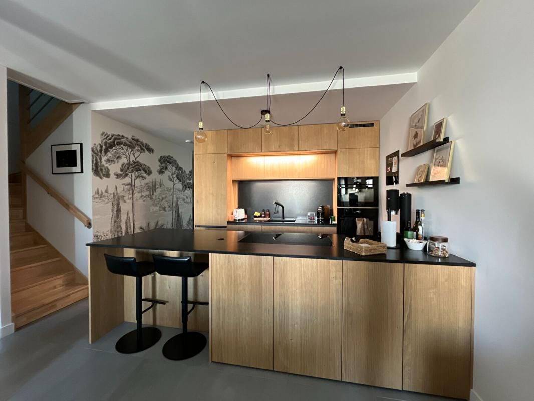 BORDEAUX Appartement Duplex T4 95.79 m2  - Prestations Haut de Gamme - Loggia - 2 Parkings Privatifs 4