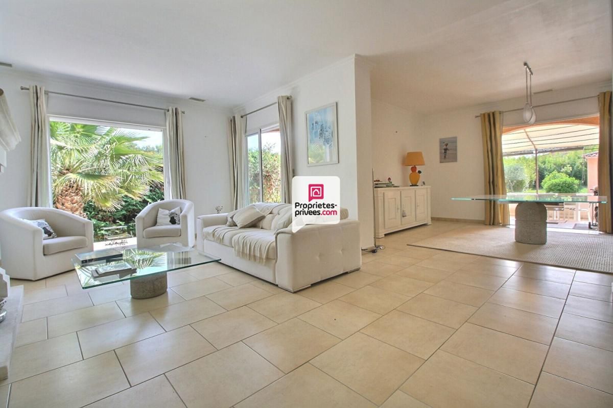 SAINT-THEODORIT Maison 4 chambres 181 m² avec piscine à Saint Théodorit 2