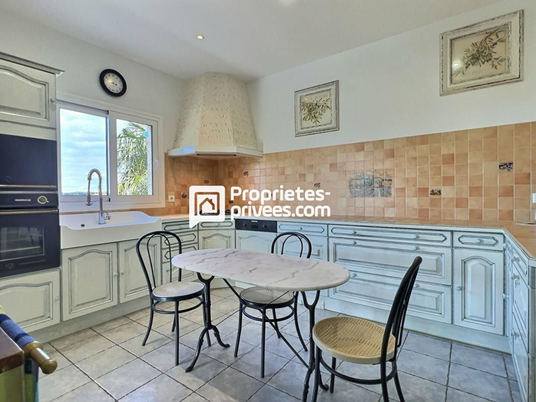 SAINT-PAUL-DE-SERRE Superbe maison T5/6 d'env. 190m² avec 4ch, piscine et double garage sur SAINT PAUL DE SERRE (24380) 3