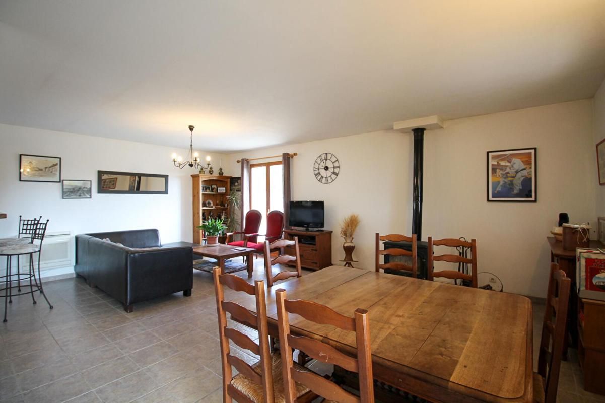 AUREL BELLE VILLA 124 M² AVEC GARAGE SUR UN TERRAIN DE 3600 M² - AUREL 84390 4