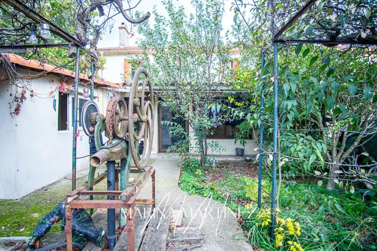 Rare à Bram - Maison de village avec terrain arboré et dépendances