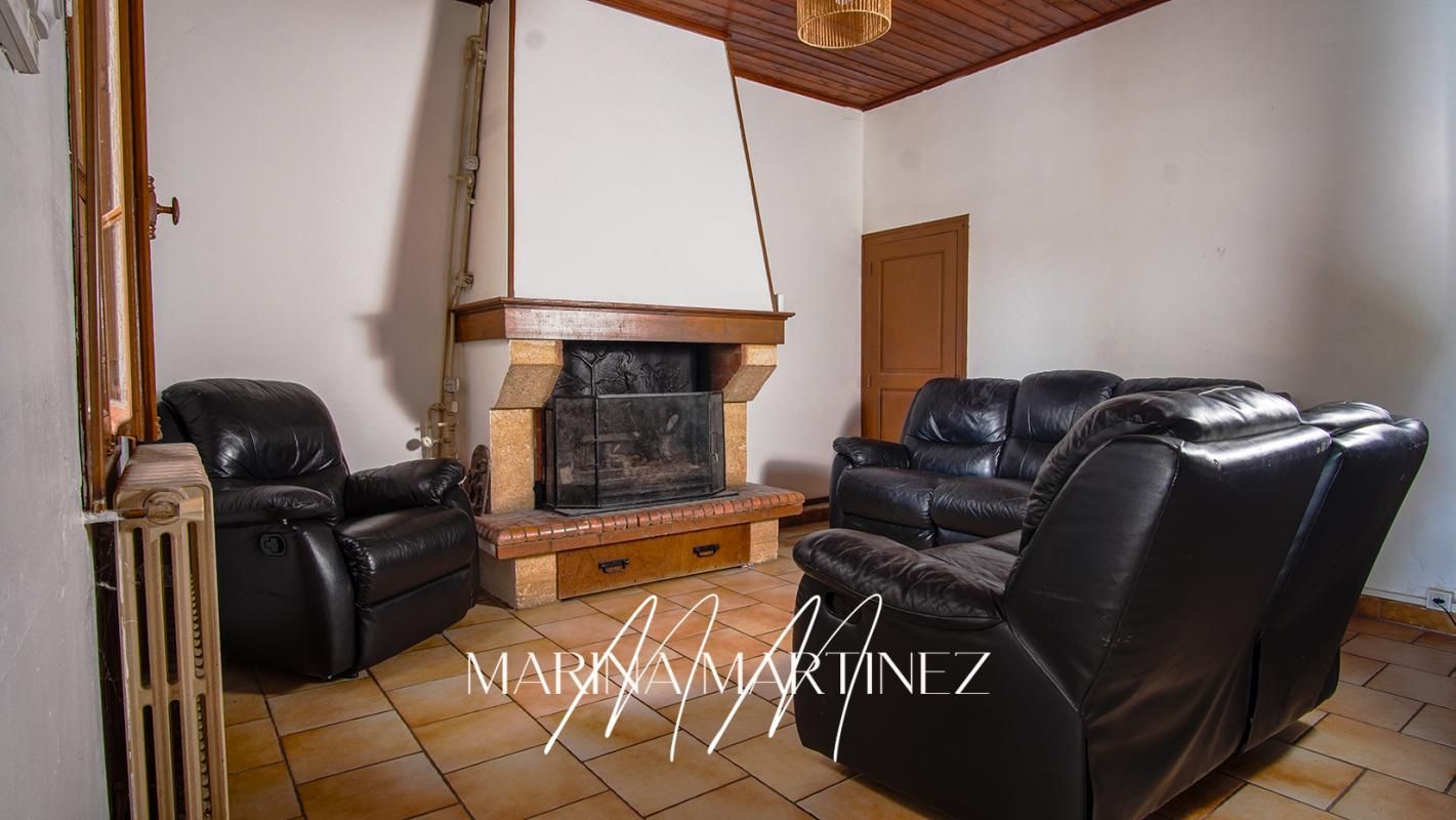 BRAM Rare à Bram - Maison de village avec terrain arboré et dépendances 2