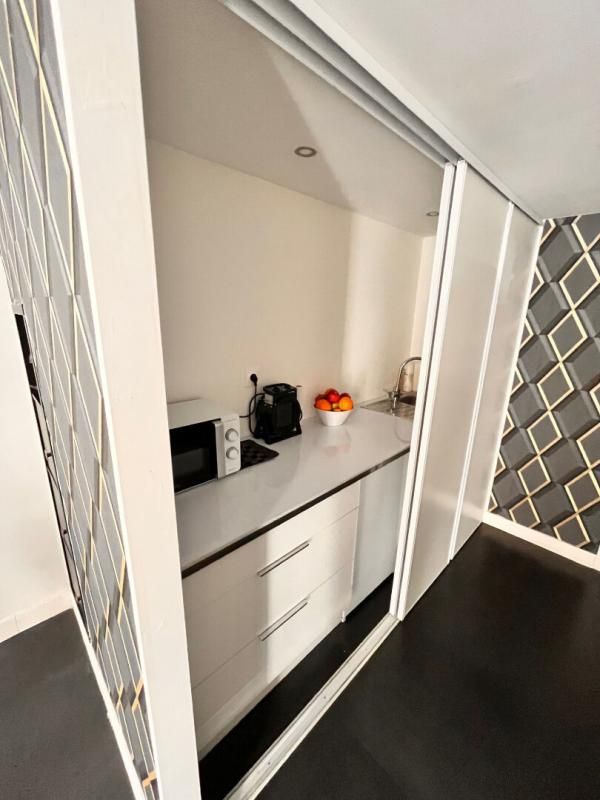 LYON-6E-ARRONDISSEMENT 69006 LYON - LOCAL COMMERCIAL 51 m², EMPLACEMENT N°1 4