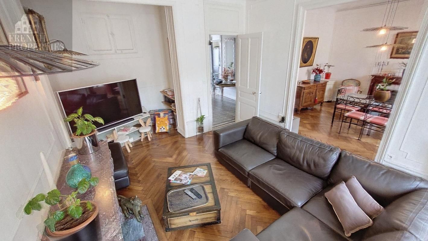 PERPIGNAN Appartement duplex style haussmannien T5 de 137.05M2 + 2 caves et terrasse et balcons- Bld Clémenceau  5 pièce(s) 135.79 m2 2
