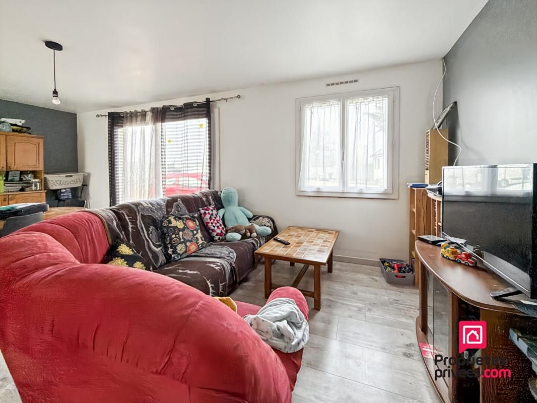 MAGNY Pavillon de plain pied sur grand terrain Marrault 4