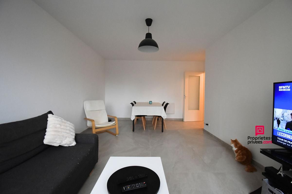 SAINT-PRIEST Beau T3 de 66 m2 entièrement rénové - ST PRIEST 3