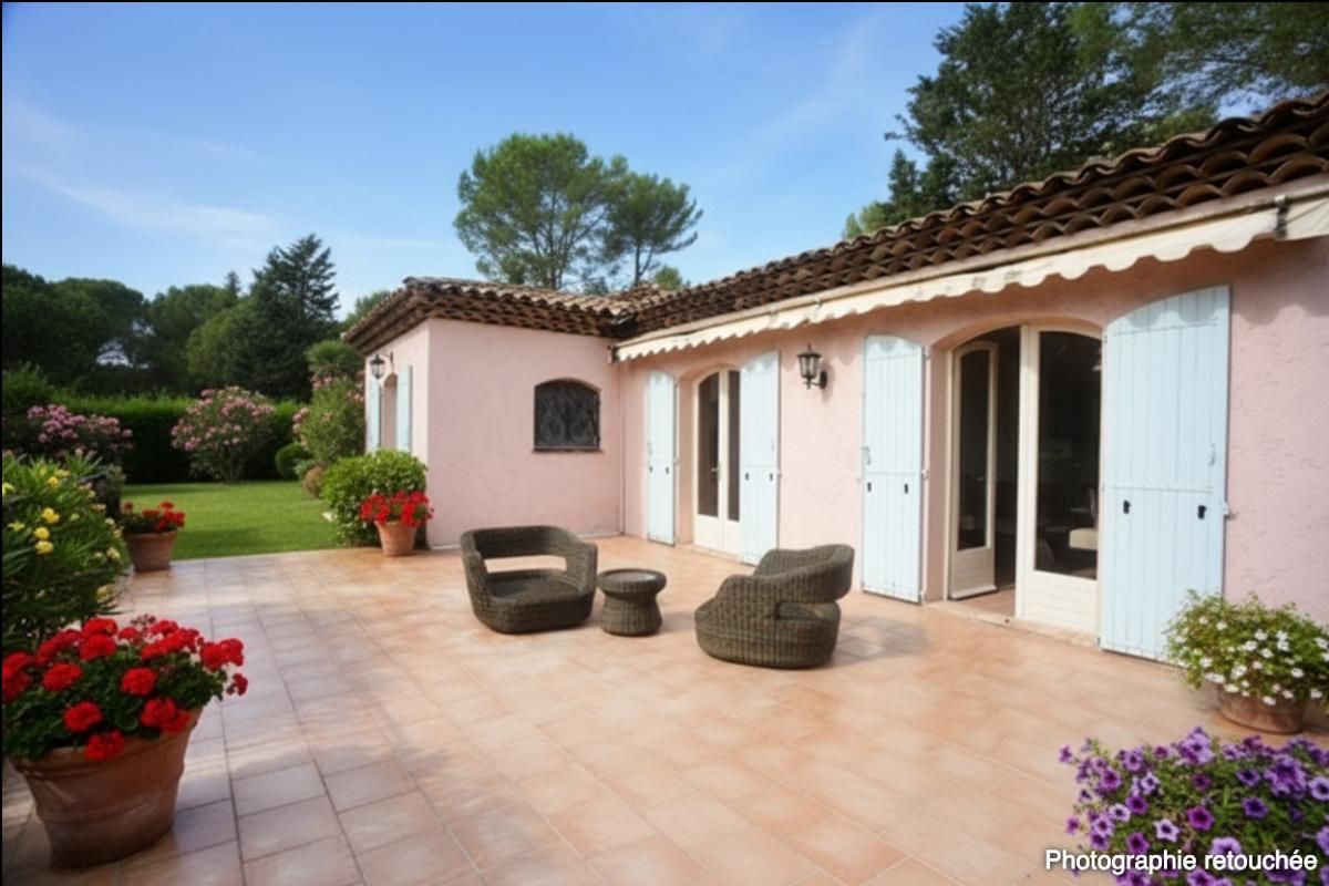MOUGINS Villa à Mougins ? 8 pièces, 5 chambres, 436 m² sur un terrain de 9 500 m² 3
