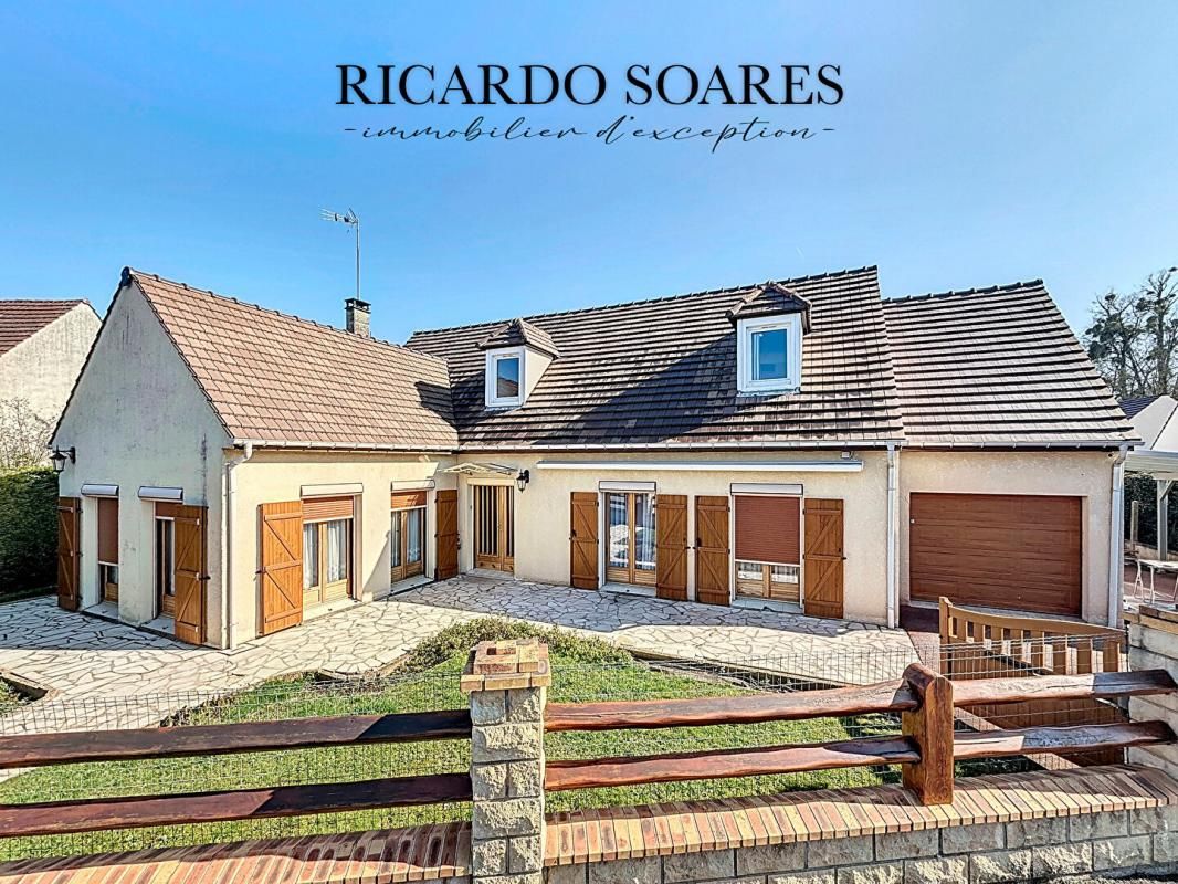 60700 PONT-SAINTE-MAXENCE (SARRON) - MAISON FAMILIALE, 5 CHAMBRES (dont 3 au rdc), GARAGE, JARDIN