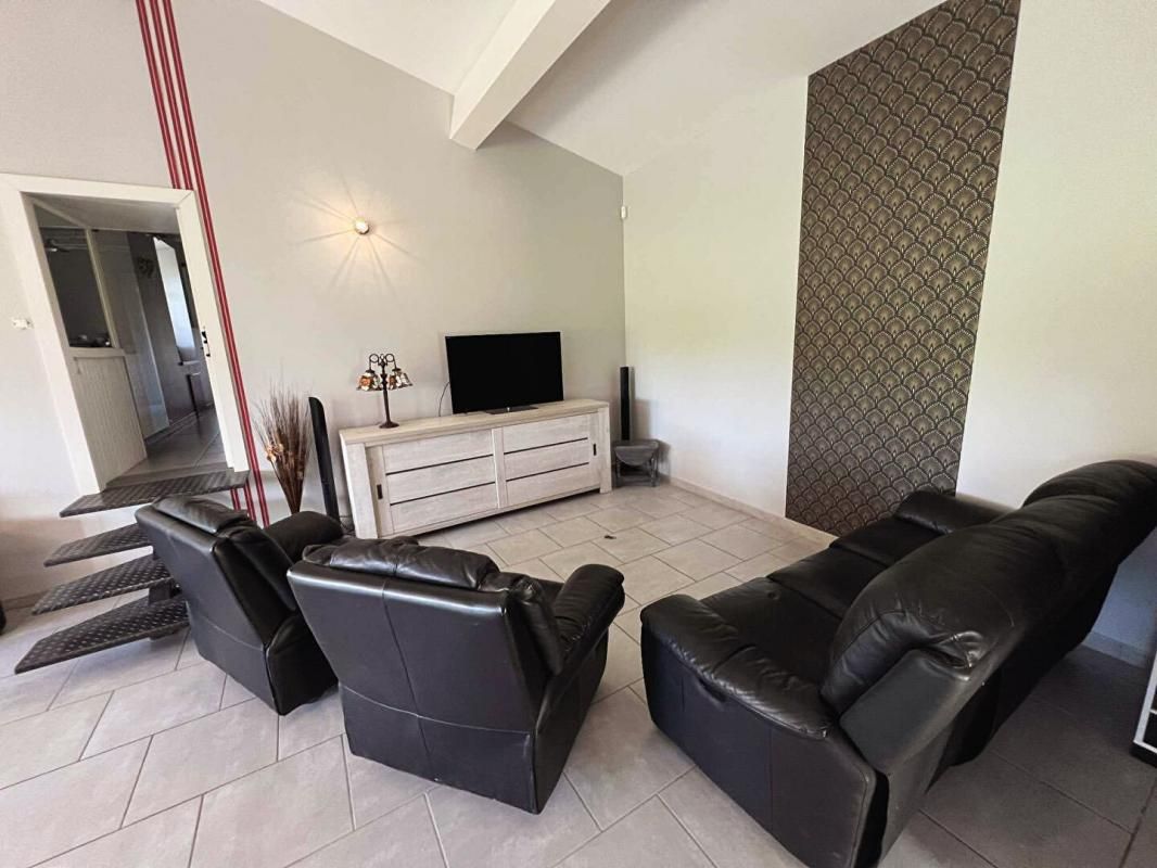 ALLEMANS Maison Avec Piscine Allemans 8 pièce(s) 205 m2 3