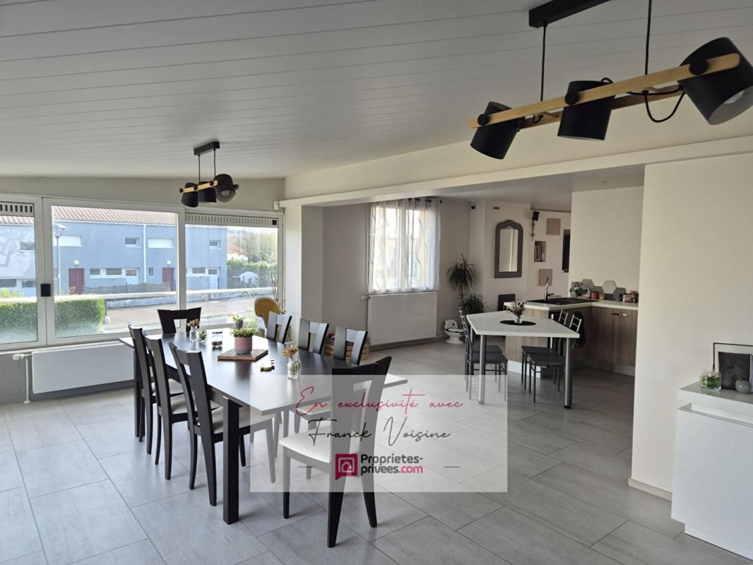 LES EPESSES A VENDRE en Exclusivité aux Epesses, maison de 193 m2 avec 4 chambres sur une parcelle de 753 m2 env 1