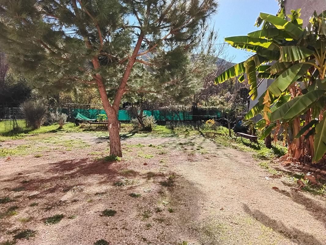 MEYRANNES Immeuble Meyrannes 3