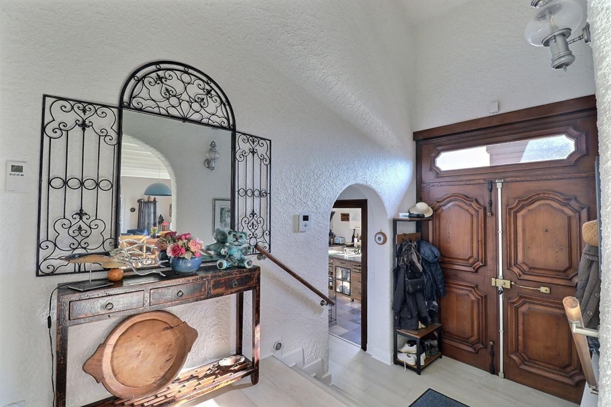 LA ROCHETTE Demeure de Prestige 8P 252 m² VALGELON - LA ROCHETTE (73110) 2