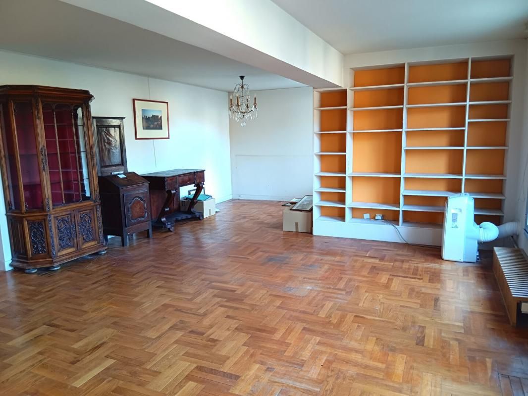 CAHORS Cahors centre ville Appartement de 95 m² avec grande terrasse, ascenseur et parking 4