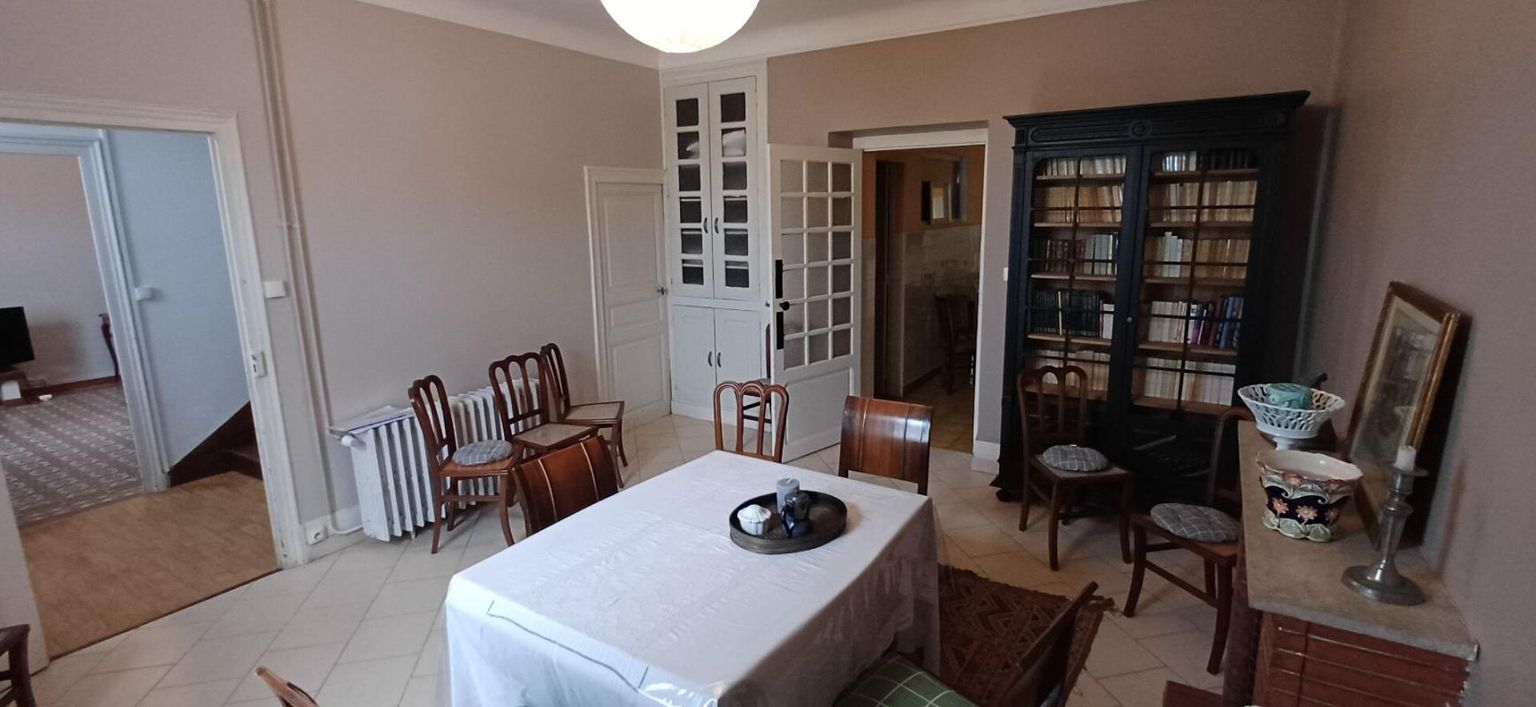 DURTAL Maison Durtal centre 7 pièce(s) 141 m2 1