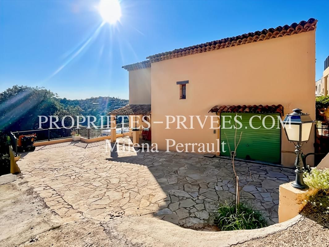 NICE NICE OUEST - Villa d'environ 150 m2   + GARAGE + PISCINE 2