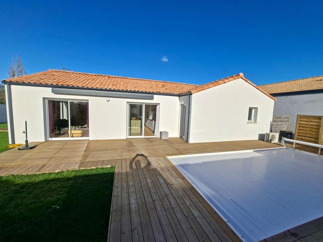 BEAUVOIR-SUR-MER Maison  4 pièce(s) 107 m2 1