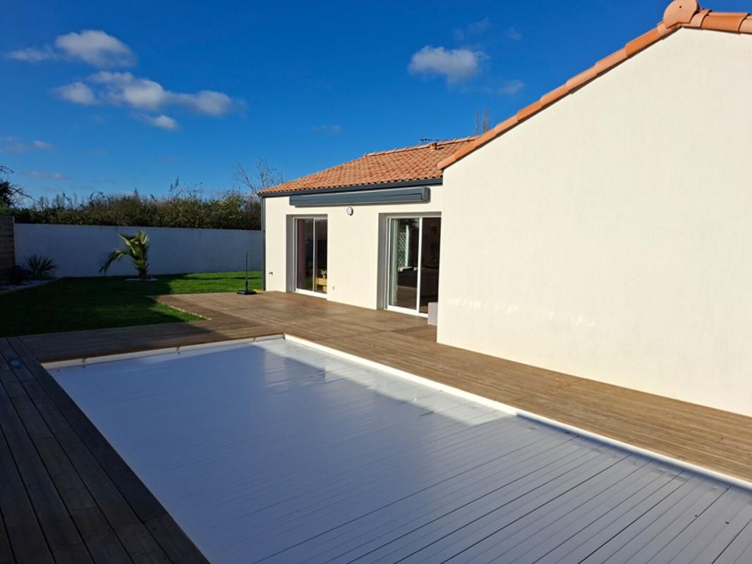 BEAUVOIR-SUR-MER Maison  4 pièce(s) 107 m2 4