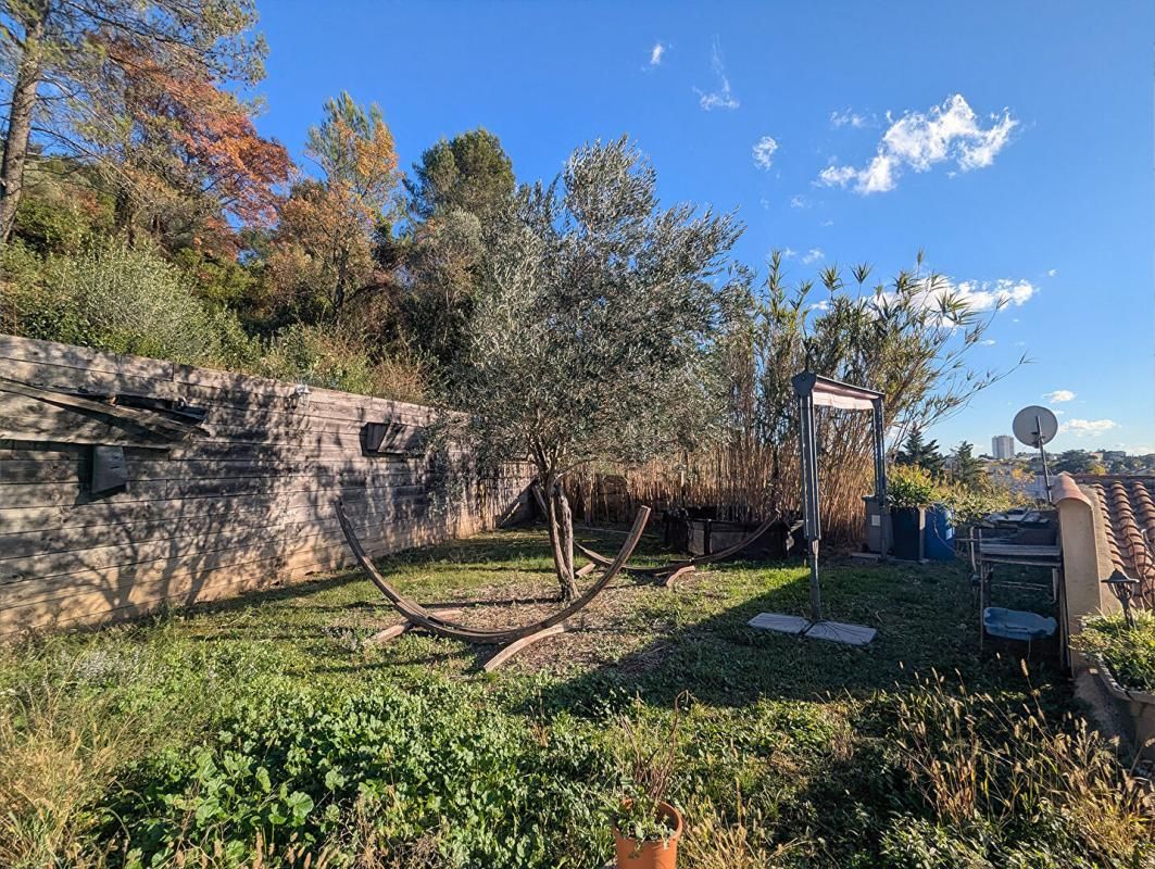 ALES Maison de ville - 136 m² - 4 chambres - Terrasses - jardin avec vue - Garage 2