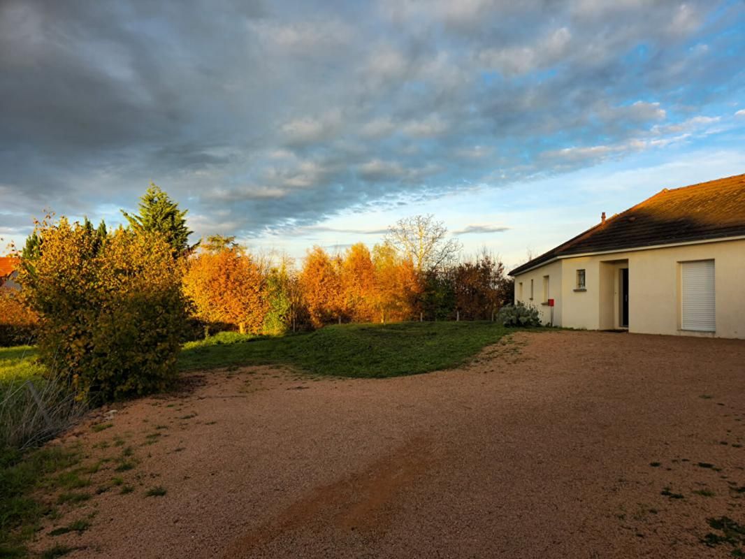 CUSSET Vente Cusset  belle maison de plain pied  7 pièces avec grand jardin 1