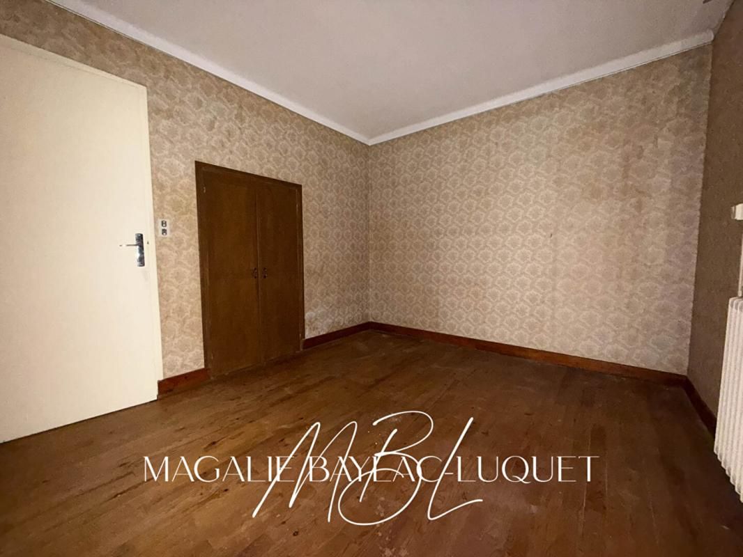 CARCASSONNE IMMEUBLE DE RAPPORT ? CENTRE DE CARCASSONNE ? 3 ÉTAGES ? FORT POTENTIEL 3