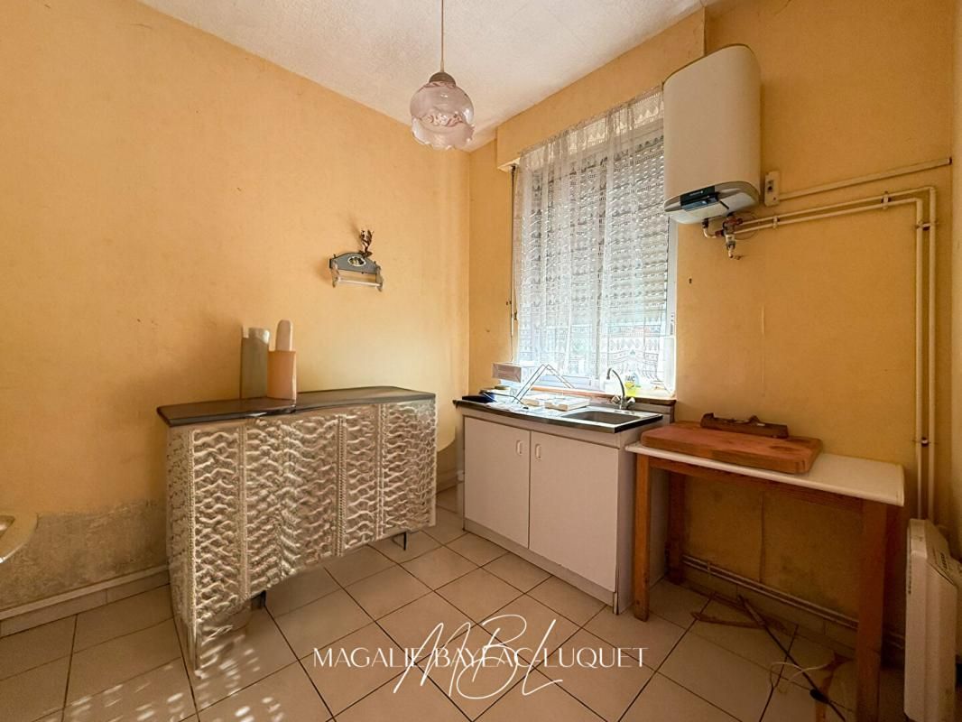 CARCASSONNE IMMEUBLE DE RAPPORT ? CENTRE DE CARCASSONNE ? 3 ÉTAGES ? FORT POTENTIEL 4